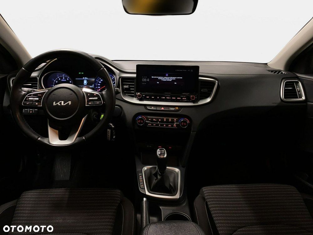 Kia Ceed - 16