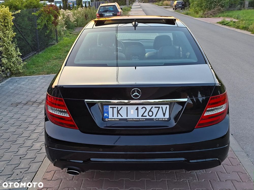 Mercedes-Benz Klasa C 200 CGI BlueEff Avantgarde - 7