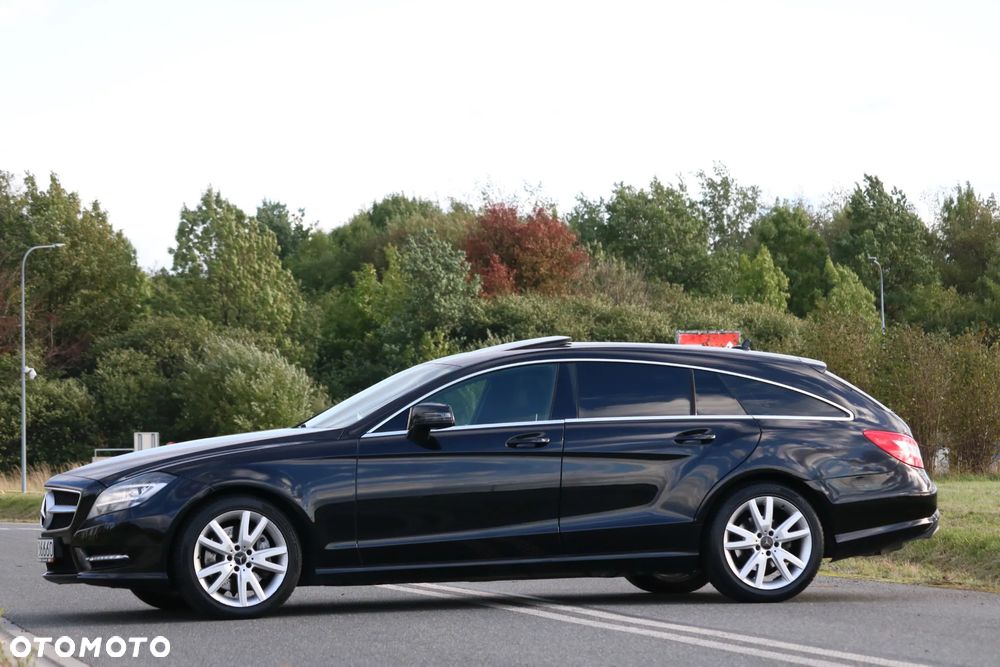 Mercedes-Benz CLS 350 CDI 4-Matic BlueEff - 24