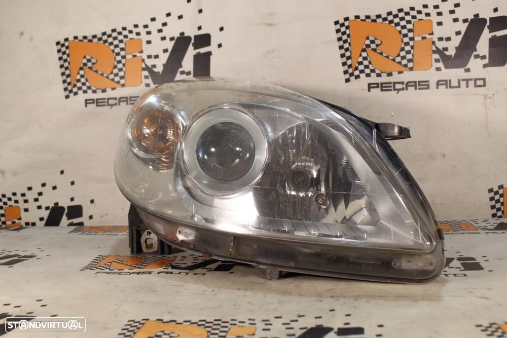 Ótica / Farol Direito Mercedes-Benz B-Class (W245)  A1698208061 / 0301 - 1