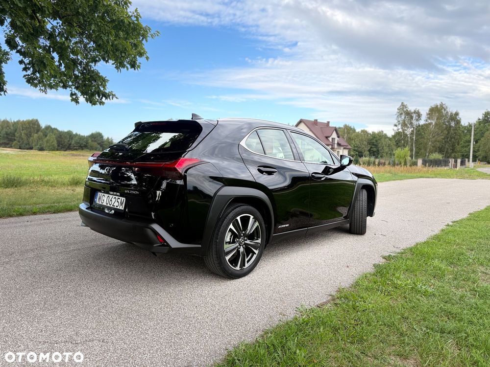Lexus UX - 3