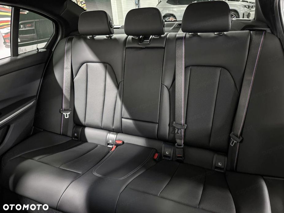 BMW Seria 3 320i xDrive M Sport sport - 15