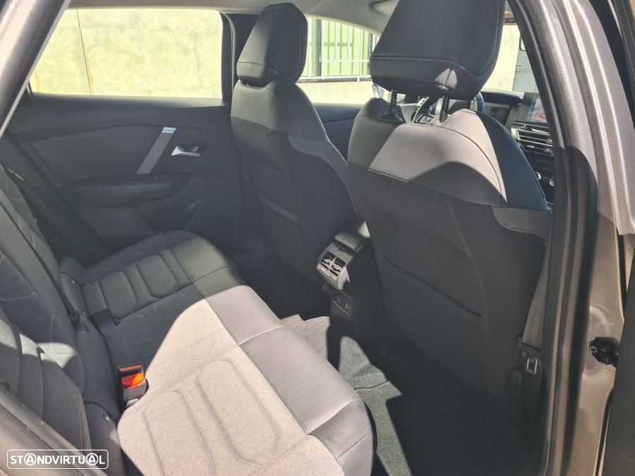 Citroën e-C4 50 kWh Plus — fotografia 8