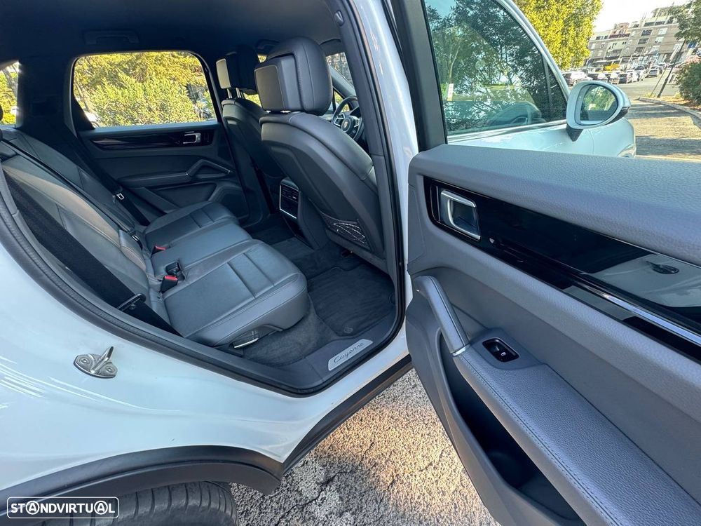 Porsche Cayenne Tiptronic S - 11