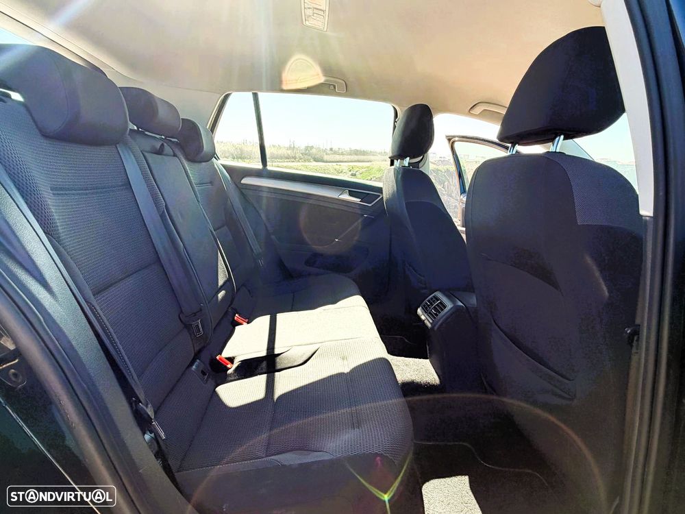 VW Golf 1.6 TDi BlueMotion Confortline - 12