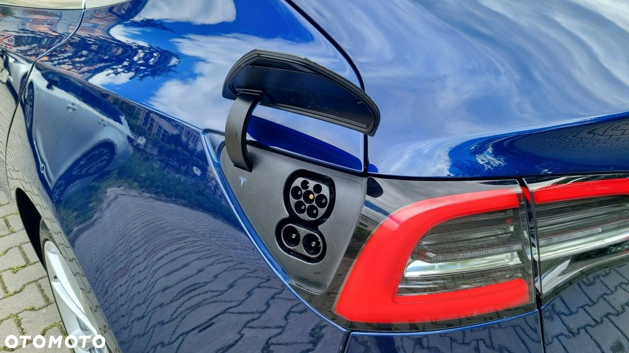 Tesla Model 3 Langstreckenbatterie Allradantrieb Dual Motor - 21
