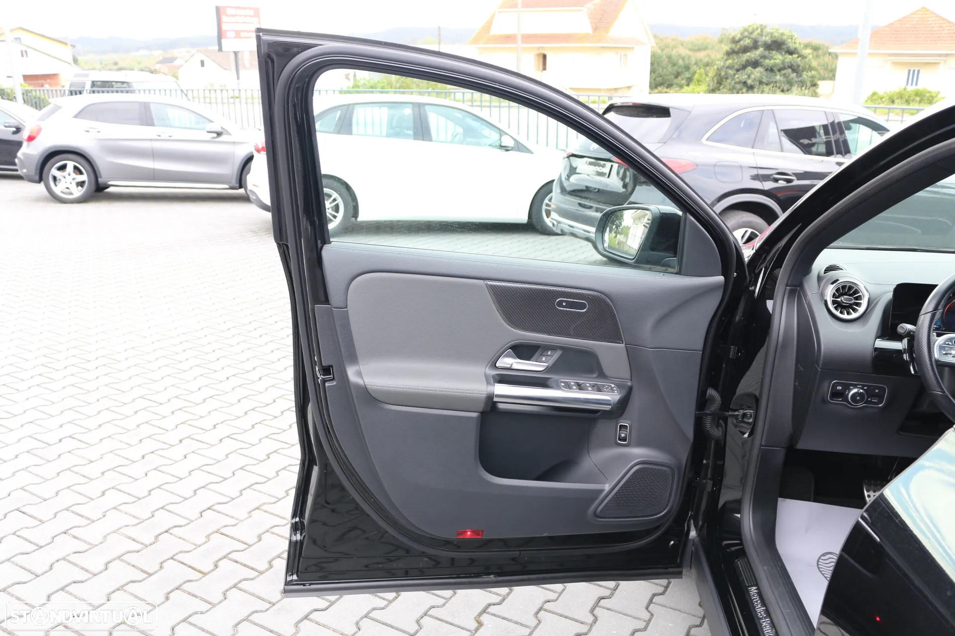 Mercedes-Benz GLA 200 d AMG Line - 38
