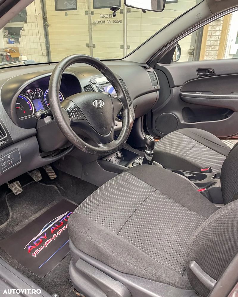 Hyundai i30 CW 1.6 CRDI GL Comfort - 8