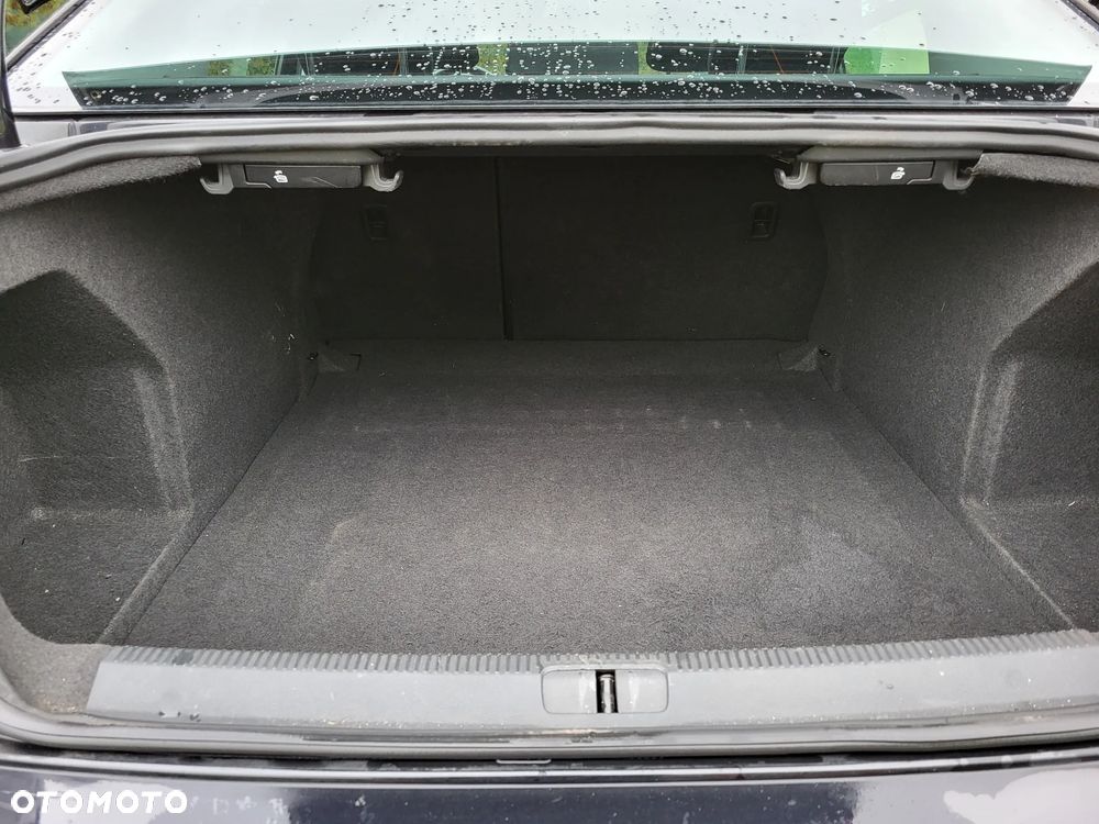 Volkswagen Passat 2.0 TDI BlueMotion Technology Comfortline - 10