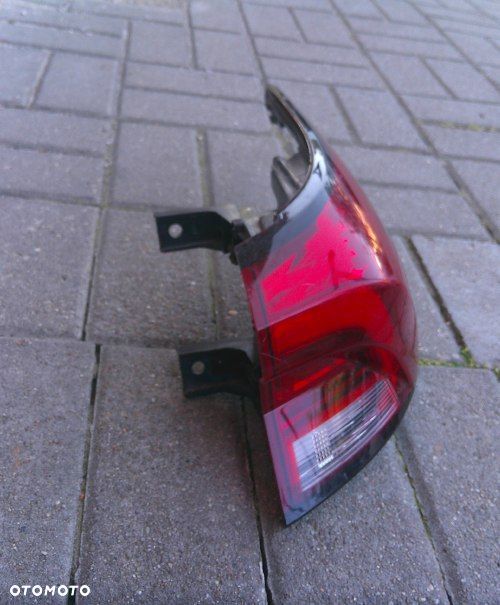 MAXUS EUNIQ 5 2022- LAMPA TYLNA PRAWA LED EUROPA - 5