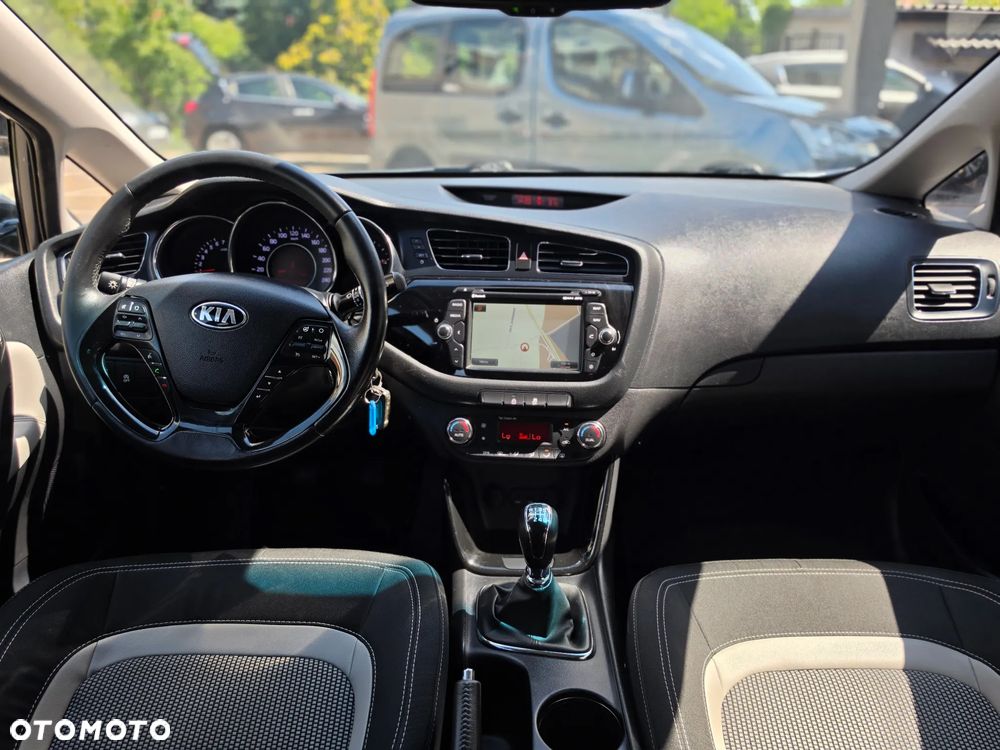Kia Ceed - 37