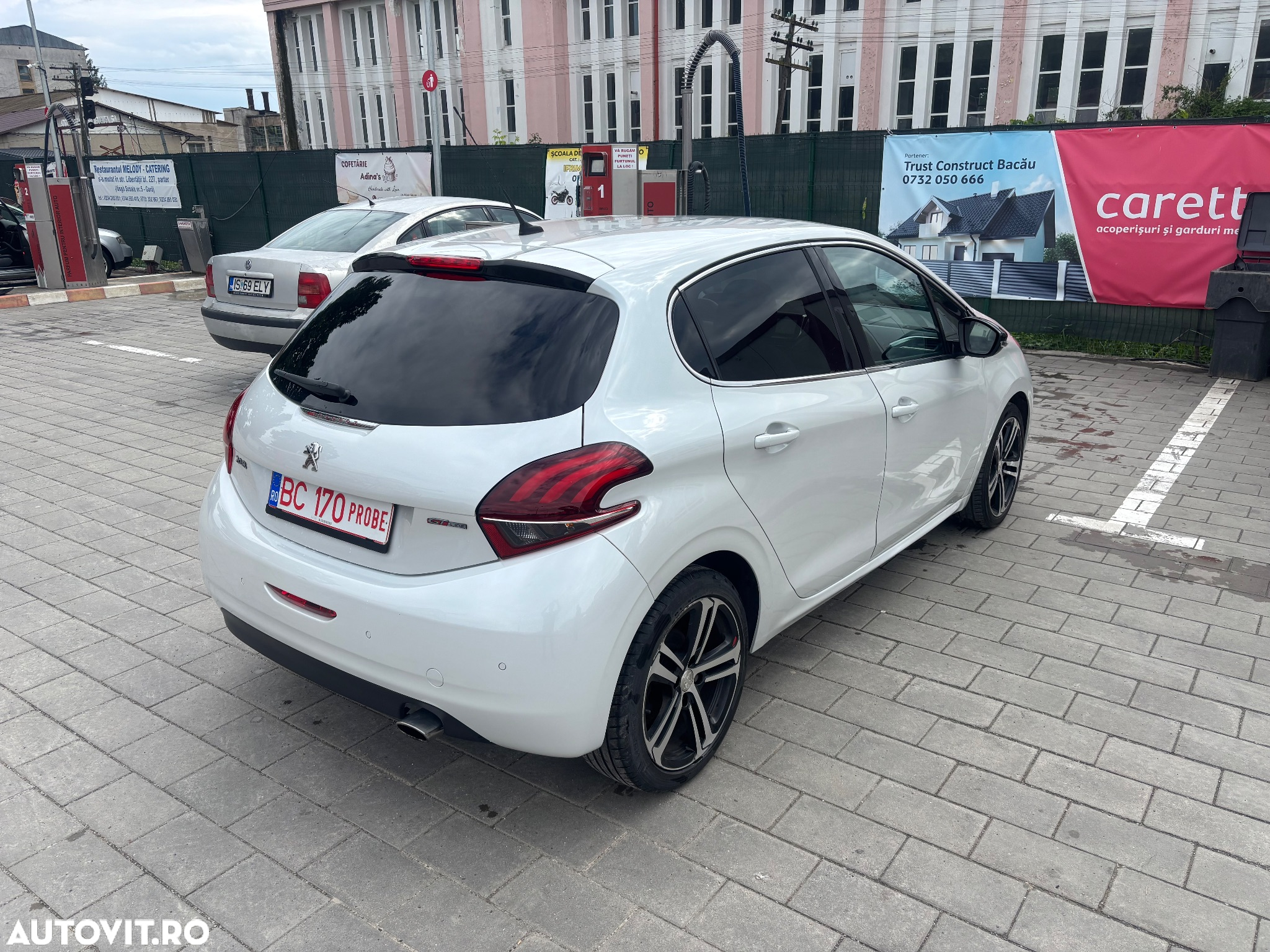 Peugeot 208 1.2 L PureTech Turbo Allure Aut. - 4