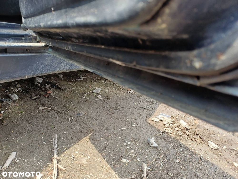 DRZWI KOMPLETNE PRAWY TYŁ MERCEDES-BENZ W201 190 - 5