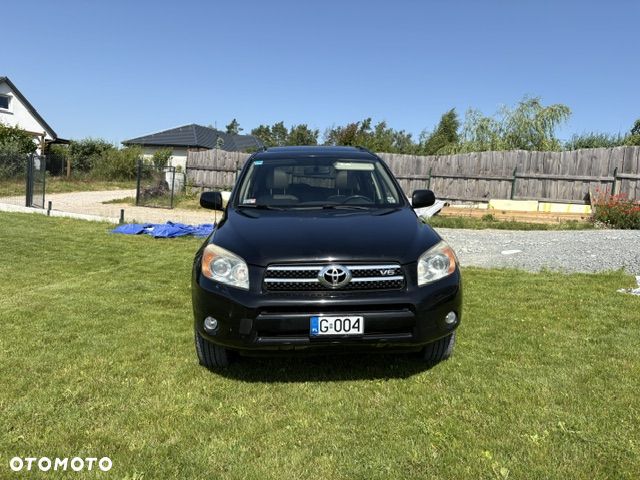 Toyota RAV4 - 1
