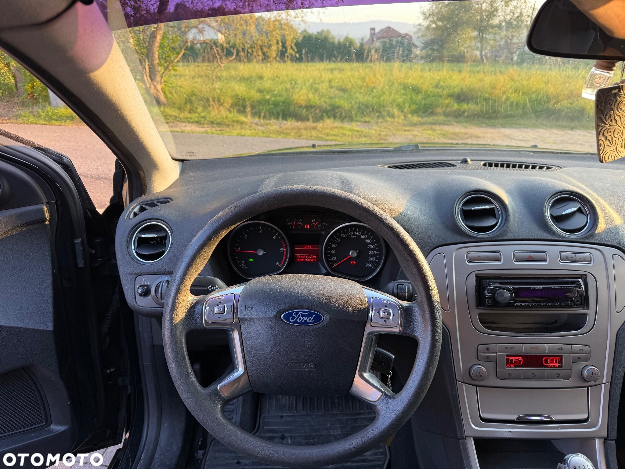 Ford Mondeo 1.8 TDCi Ambiente - 9
