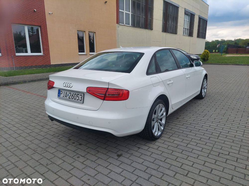 Audi A4 Limousine 2.0 TDI DPF Ambiente - 6