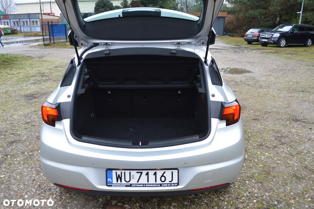 Opel Astra 1.4 T Enjoy S&S - 13