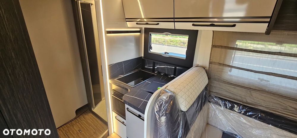 McLOUIS NEVIS 873 - INTEGRA - KAMPER - 16