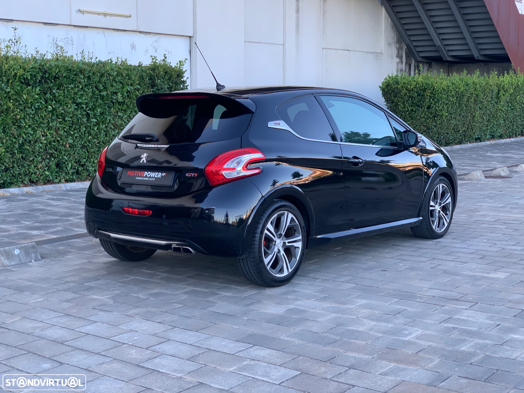 Peugeot 208 1.6 THP GTi - 3