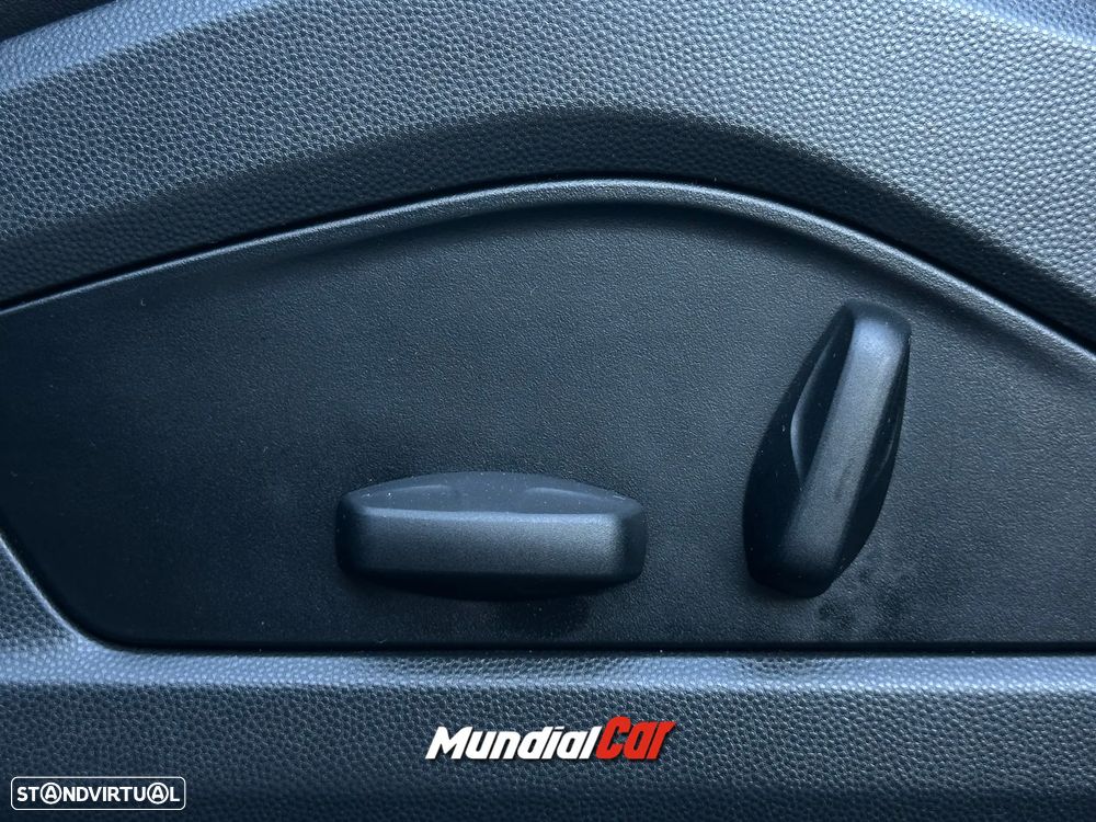 Porsche Macan Electric 4 - 11