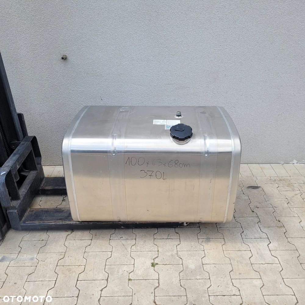 ZBIORNIK PALIWA MAN TGX 370L 81.12201-6798 100X63X68CM - 1