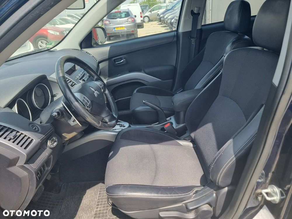 Mitsubishi Outlander - 9