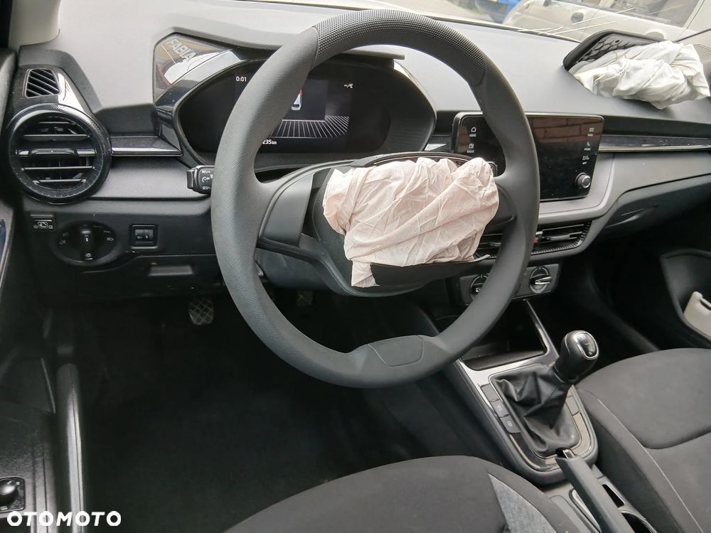Skoda Fabia 1.0 Ambition - 8