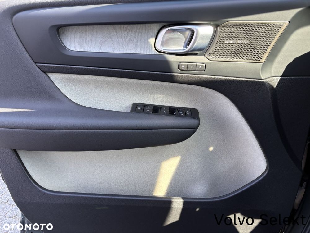 Volvo XC 40 - 18