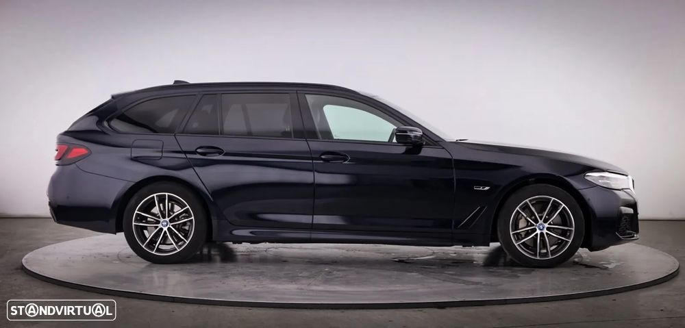 BMW 530 e Pack Desportivo M - 8