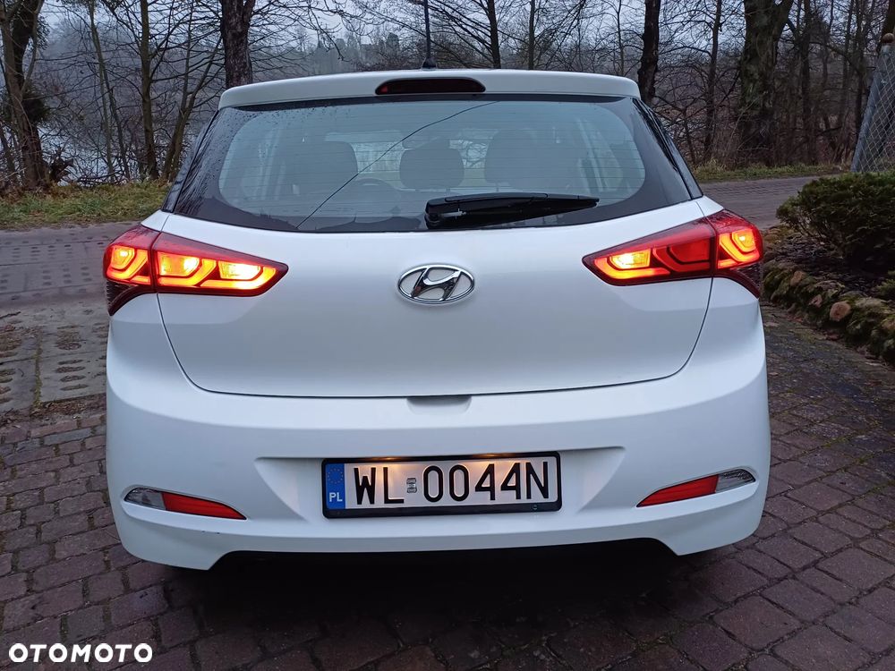 Hyundai i20 1.2 BlueDrive Classic + - 6