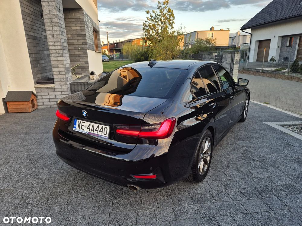 BMW Seria 3 320i Sport Line - 14