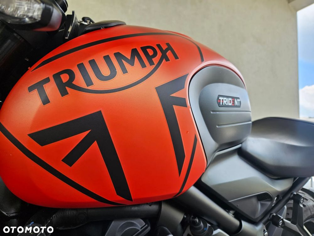 Triumph Trident - 12