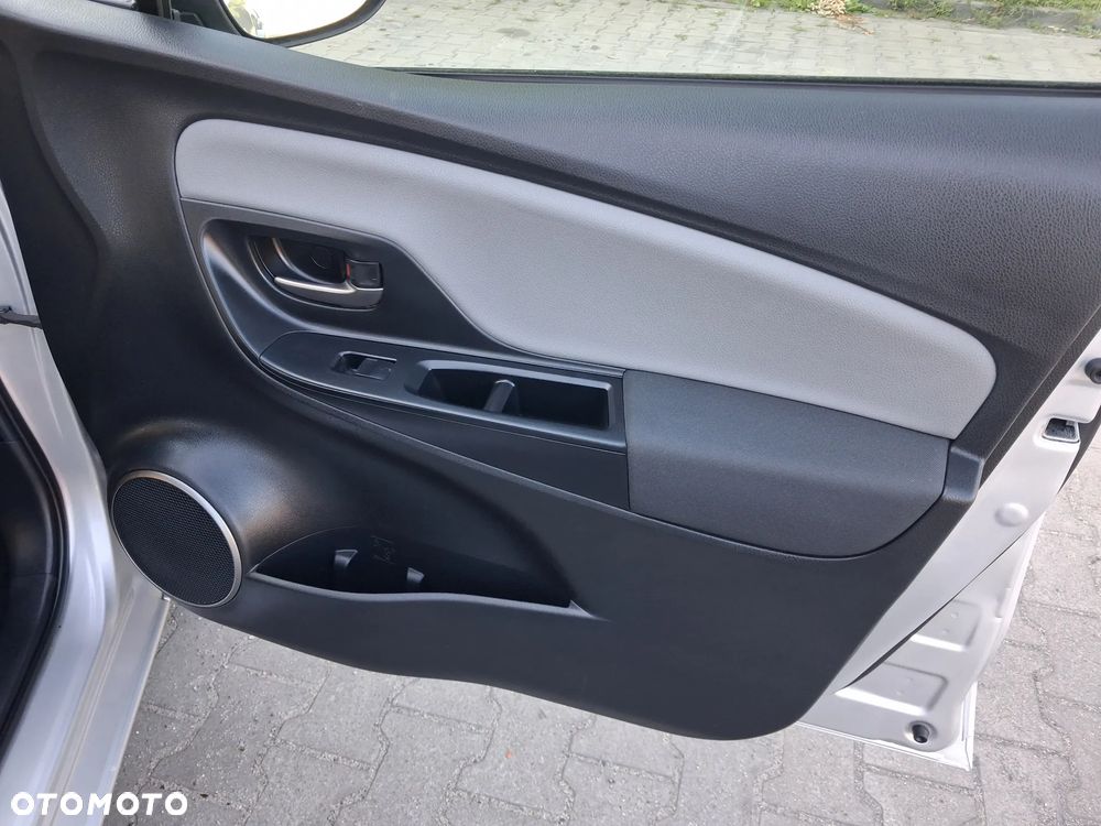 Toyota Yaris 1.0 Premium - 26