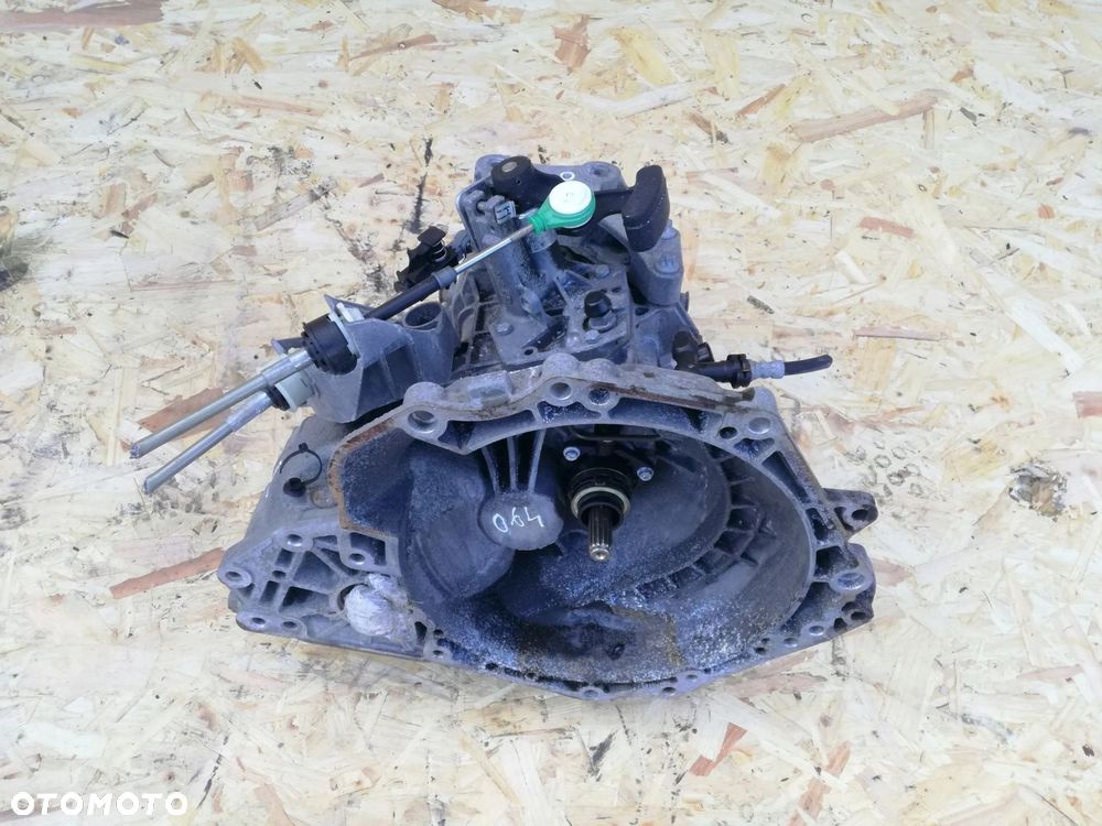 Opel Corsa E skrzynia biegów B3LS374 Manualna 5-bieg 1.4 Benzyna 75KM 2017r - 3