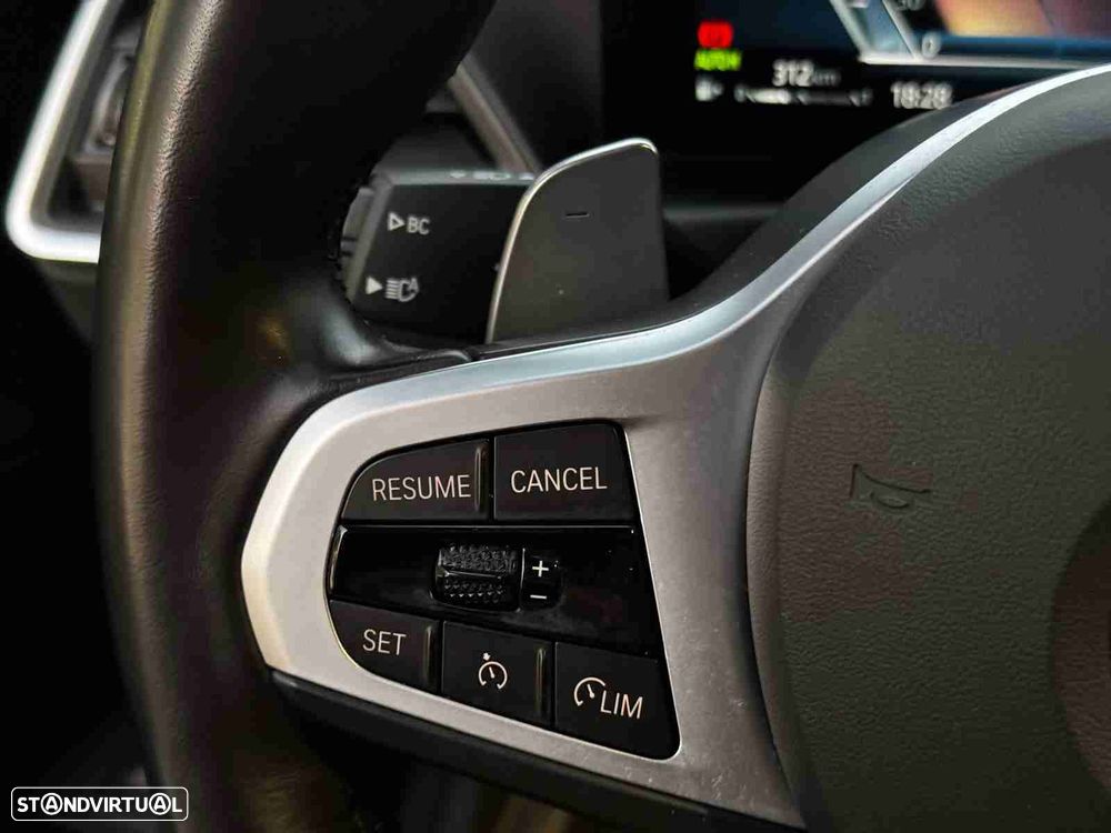 BMW 320 d Touring Pack Desportivo M Auto - 18