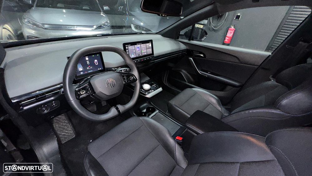 MG MG4 64 kWh Luxury - 17
