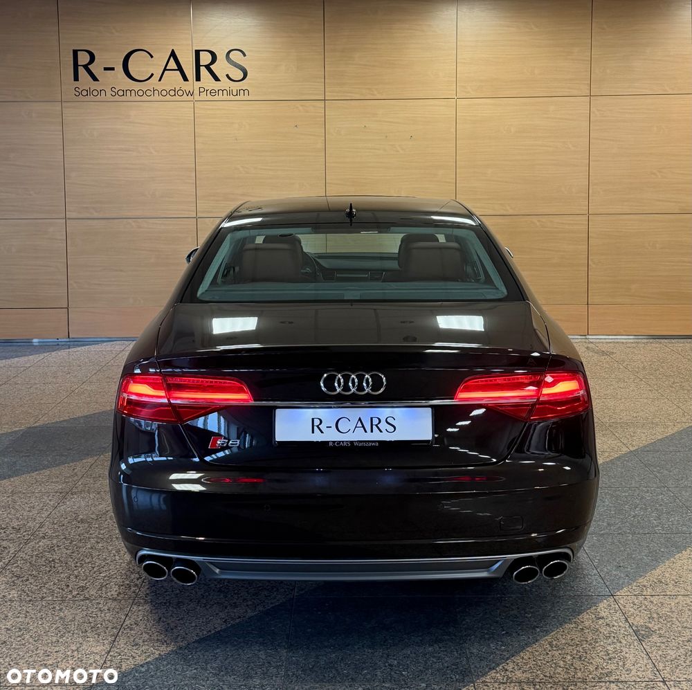 Audi S8 - 6