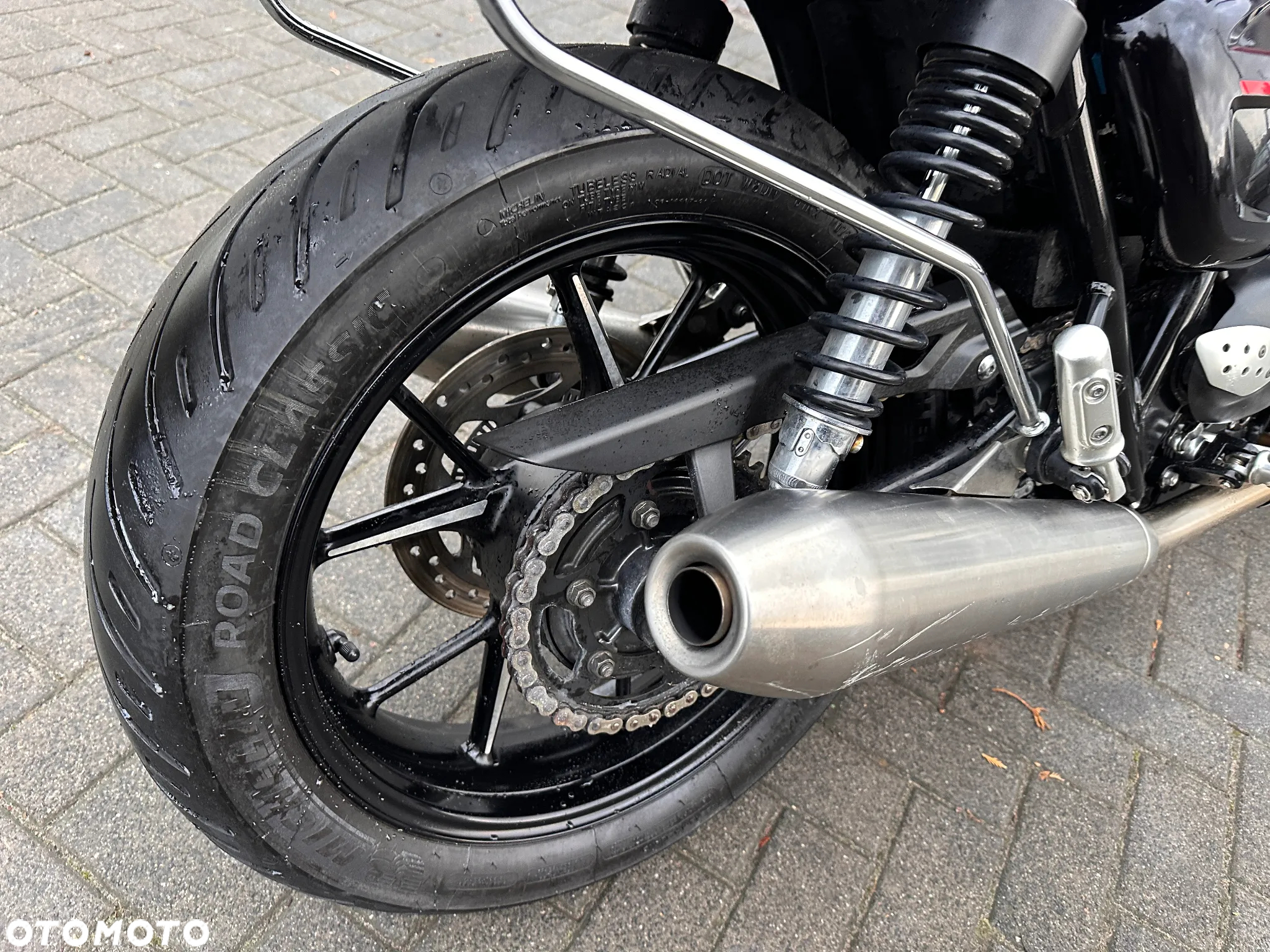 Triumph Bonneville - 19