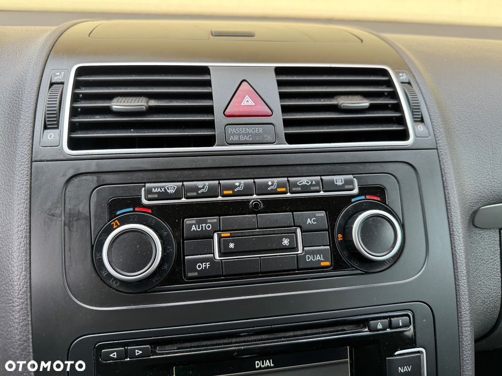 Volkswagen Touran 1.6 TDI DPF BlueMotion Technology Comfortline - 16