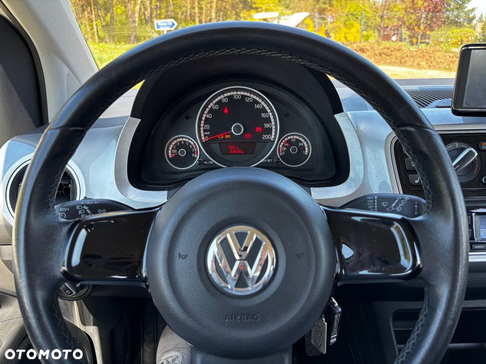 Volkswagen up! high - 13