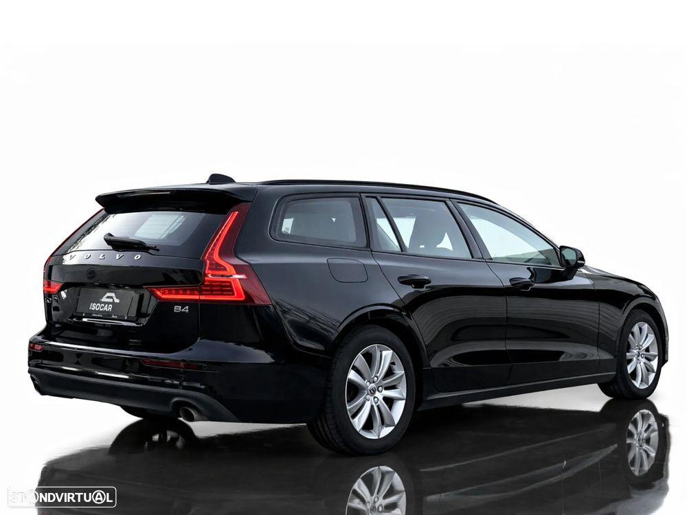 Volvo V60 2.0 B4 Momentum Geartronic - 2