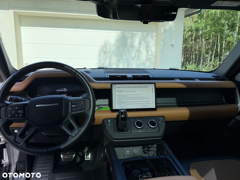 Land Rover Defender 130 D300 X-Dynamic HSE - 15