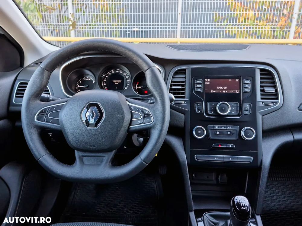 Renault Megane TCe GPF Business - 22