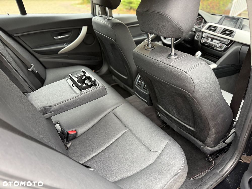 BMW Seria 3 320i Edition Luxury Line Purity - 9