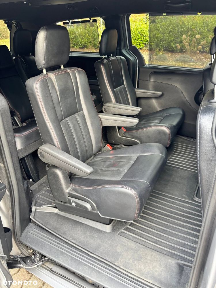 Dodge Grand Caravan - 6