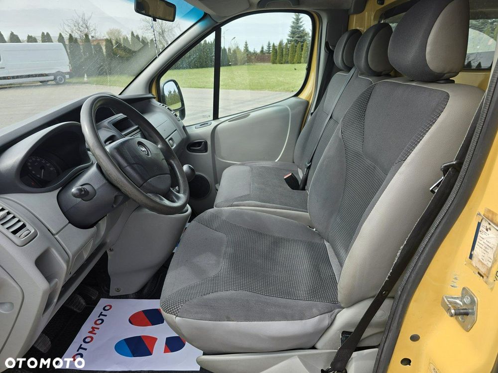 Opel Vivaro - 11