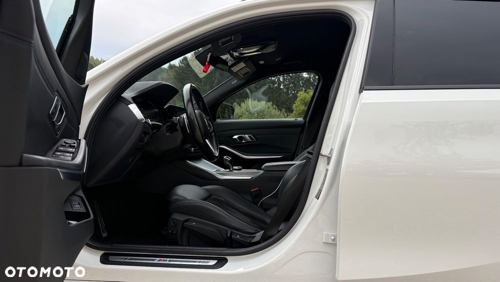 BMW Seria 3 320d M Sport Shadow sport - 13