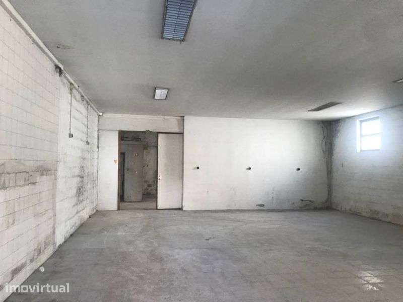 Arrenda-se Armazem 450m2 - Grande imagem: 5/8