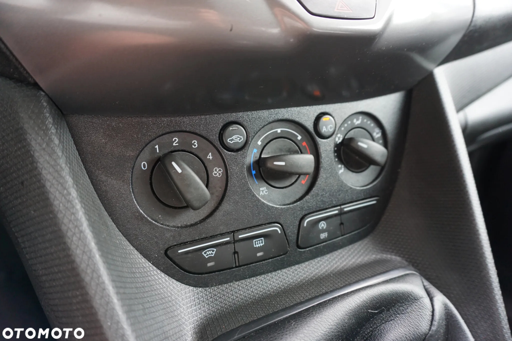 Ford TRANSIT CONNECT LONG - 17