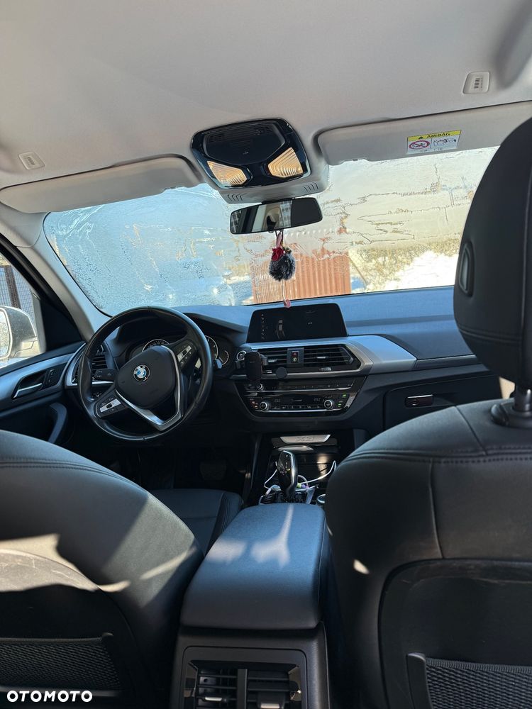 BMW X3 xDrive20d Advantage - 8